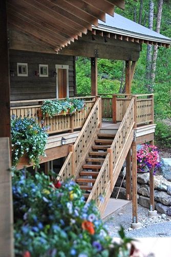 ווסט גליישר Glacier Guides Lodge מראה חיצוני תמונה