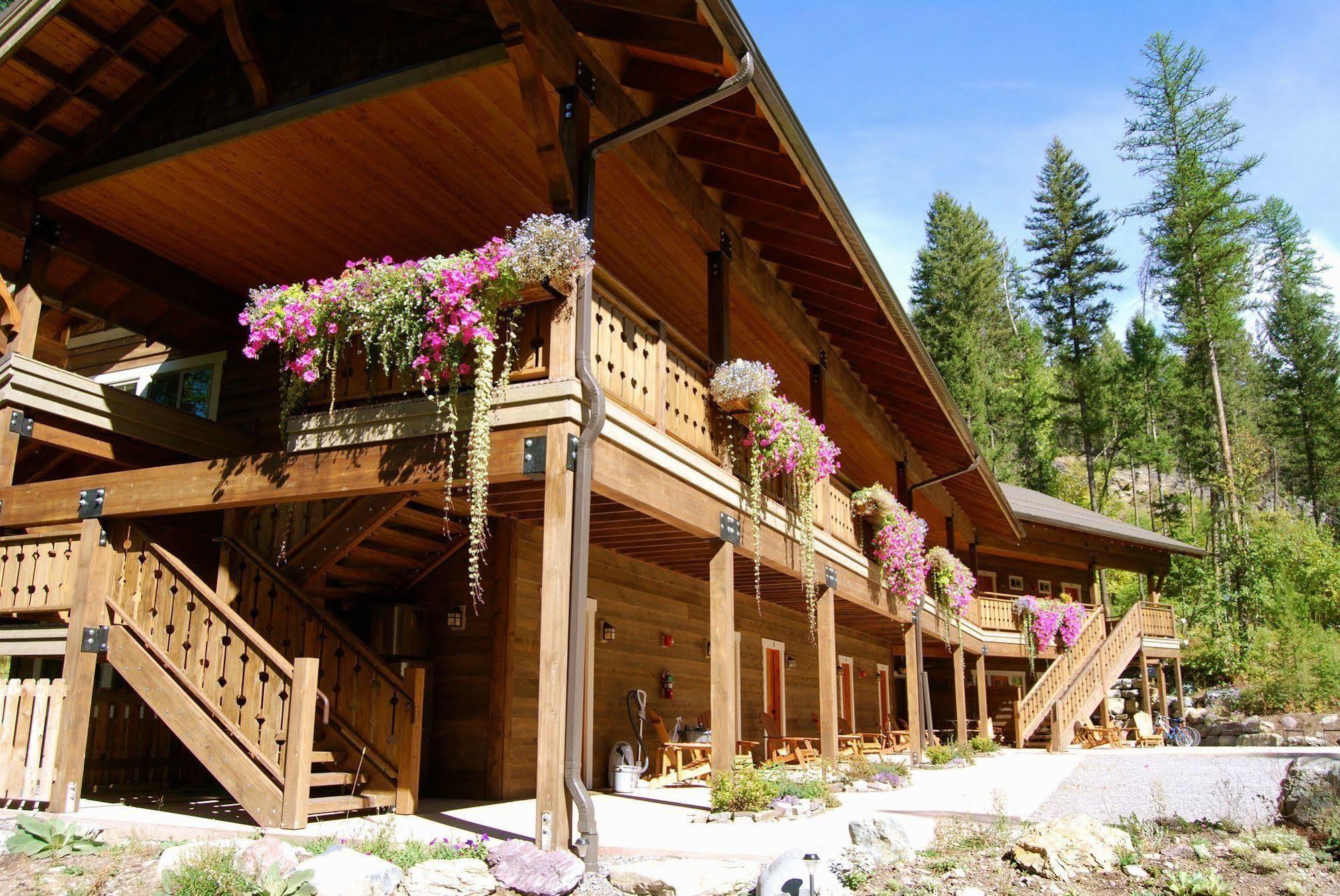 ווסט גליישר Glacier Guides Lodge מראה חיצוני תמונה